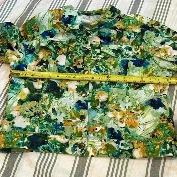 ✨Chadwick’s Petite medium denim jacket - Picture 6 of 8